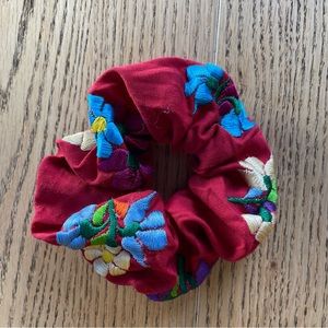 Scrunchie Embroidered - NEW